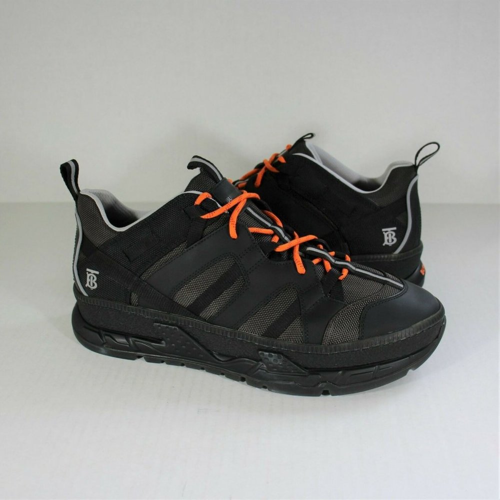 Burberry Low Top Runway Sneaker N451